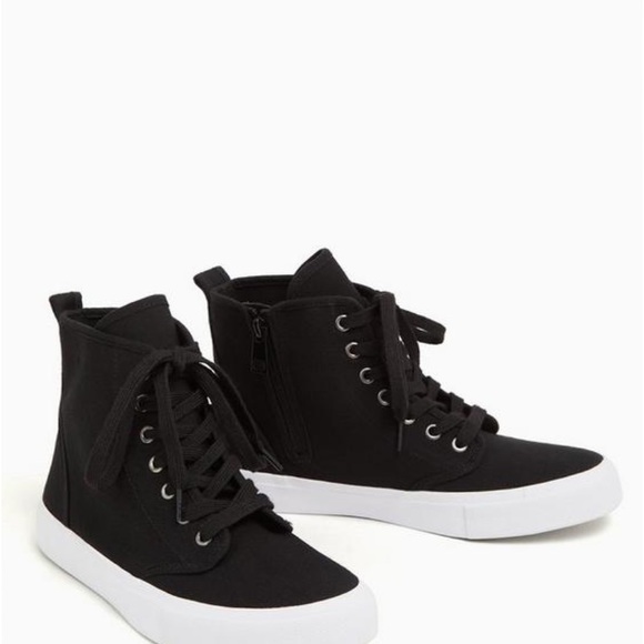Black Canvas High-Top Sneaker (WW - Picture 4 of 7